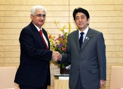 クルシード・インド外務大臣による安倍総理大臣表敬 (1)