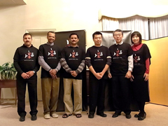 2012年1月<br />日カタール国交40周年記念の設宴後に公邸のスタッフと