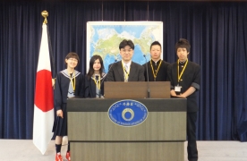 町立富谷第二中学校の皆さん(記者会見室で)