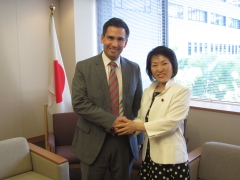 阿部外務大臣政務官とブリッジズ・ニュージーランド資源エネルギー大臣の会談