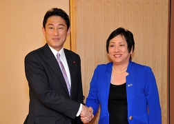 ハナブサ米下院議員の岸田外務大臣表敬 (1)