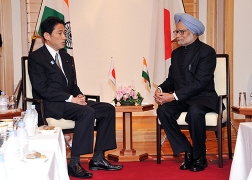 岸田外務大臣によるシン・インド首相への表敬 (2)