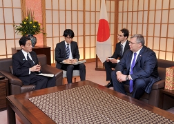 スリペンチュク・ロシア国家院議員等による岸田外務大臣表敬 (2)