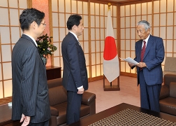 「海外における日本語の普及促進に関する有識者懇談会」の「議論の総括と政策提言」提出 (1)