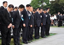 広島市原爆死没者慰霊式並びに平和祈念式への岸田外務大臣の参列 (3)