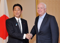 マケイン米上院議員による岸田外務大臣表敬(1)