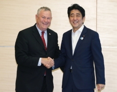 ローラバッカー米下院外交委欧州・ユーラシア・新脅威小委員長一行による安倍総理表敬(1)