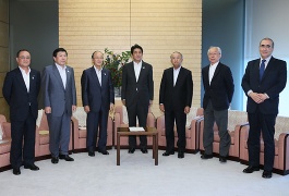 (写真提供:内閣広報室)