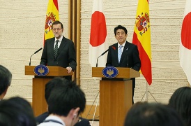 共同記者会見<br>(写真提供:内閣広報室)