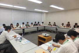 総合外交政策局国際平和協力室 植田事務官<br />「平和維持・平和構築」
