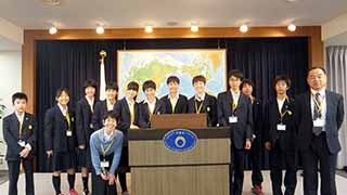 世田谷区立北沢中学校の皆さん(記者会見室)