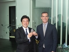 中山外務副大臣とロサンゼルス市長との朝食会2