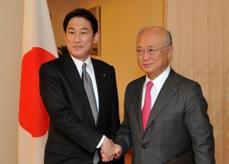 岸田外務大臣と天野国際原子力機関事務局長との会談1