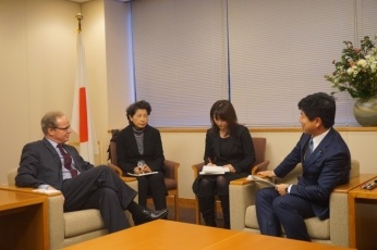トロッツェンバーグ世界銀行副総裁による中根外務大臣政務官表敬 外務省