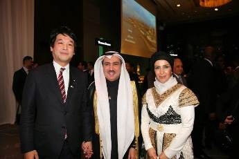 オタイビ駐日クウェート大使,ジャミーラ夫人とともに