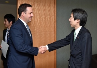 城内外務副大臣のチオボー・オーストラリア外務政務次官との会談1