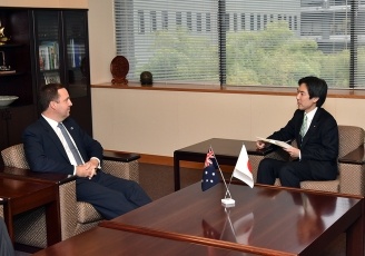 城内外務副大臣のチオボー・オーストラリア外務政務次官との会談2