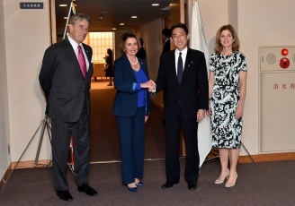 ペローシ下院民主党院内総務による岸田外務大臣表敬2