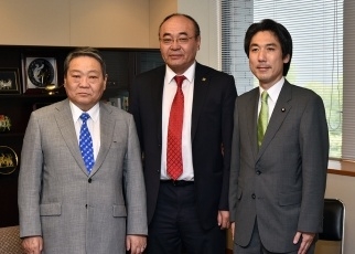 城内副大臣とエルデネバト・モンゴル産業大臣との懇談3
