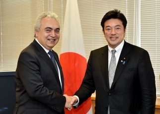 中山外務副大臣とビロル国際エネルギー機関事務局長との会談1