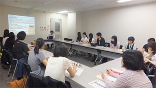 (写真5)平成27年度第1回外務省セミナー「学生と語る」