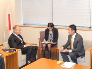 米国ワイオミング州知事による黄川田外務大臣政務官表敬2