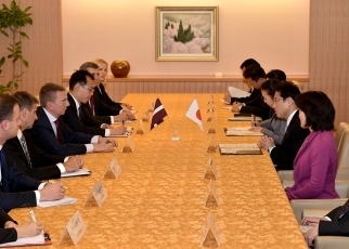 日・ラトビア外相会談2