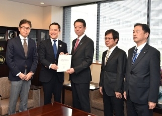 東海三県一市知事市長会による武藤外務副大臣表敬1