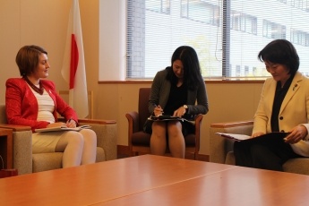 ツヴェトコビッチ駐日マケドニア旧ユーゴスラビア共和国大使による山田外務大臣政務官表敬2