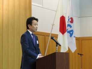 「濵地政務官による挨拶」の写真