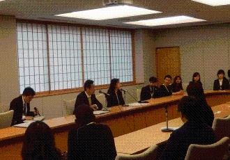 「プライマリー・コース」研修員による黄川田政務官表敬2