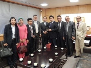 アルヨ・インドネシア・日本国会議員連盟会長一行による木原副大臣表敬2