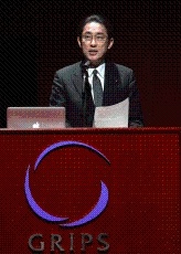 科学技術外交シンポジウムで講演する岸田外務大臣1