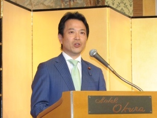 (濱地政務官による挨拶)