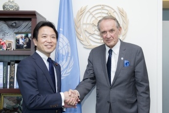 (写真1)濵地外務大臣政務官のNY訪問の様子