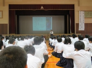 (写真1)高校講座 隠岐高等学校