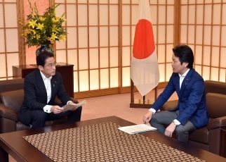 「『在外邦人の安全対策強化に係る検討チーム』の提言」の点検報告書の提出2