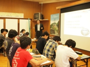 (写真1)高校講座 一燈園高等学校
