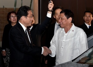 岸田外務大臣のドゥテルテ・フィリピン大統領との夕食会1