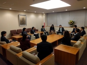 中南米次世代日系人指導者一行による武井外務大臣政務官表敬及び同政務官主催懇談会の開催1