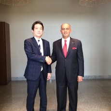 薗浦外務副大臣とスナイディ・オマーン商工大臣との会談