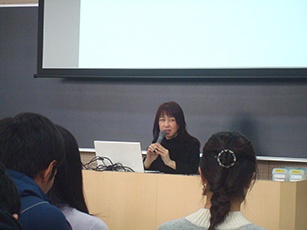 写真2(外交講座 山梨学院大学)