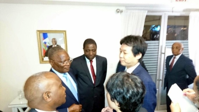 プリヴェール暫定大統領表敬