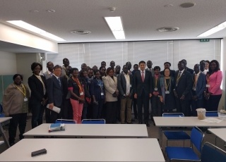 国連訓練調査研究所 Unitar 主催 南スーダン青年層に向けた起業家育成とリーダーシップ研修 の研修生による武井外務大臣政務官表敬 外務省 国連訓練調査研究所 Unitar 主催 南スーダン青年層に向けた起業家育成とリーダーシップ研修 の研修生による武井外務大臣政務官表敬 外務省