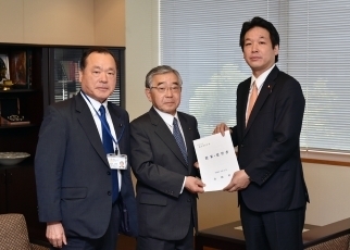 島根県知事及び島根県議会議長一行による薗浦外務副大臣表敬1