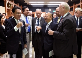写真7：酒蔵「福光屋」視察での乾杯の様子