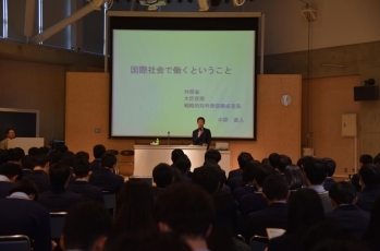 (写真1)福島県 日本大学東北高等学校での高校講座の様子