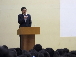 (写真2)酒田東高等学校での高校講座の様子