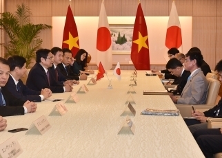 チン党中央組織委員長・越日友好議員連盟会長による河野外務大臣表敬2