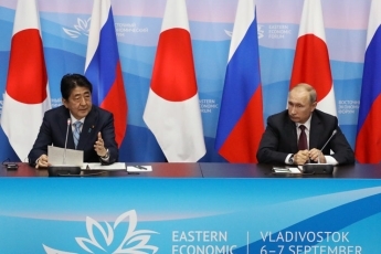 写真3：共同記者発表の様子